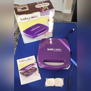 NIB Babycakes Purple Non-stick Coated Mini Cupcake Maker